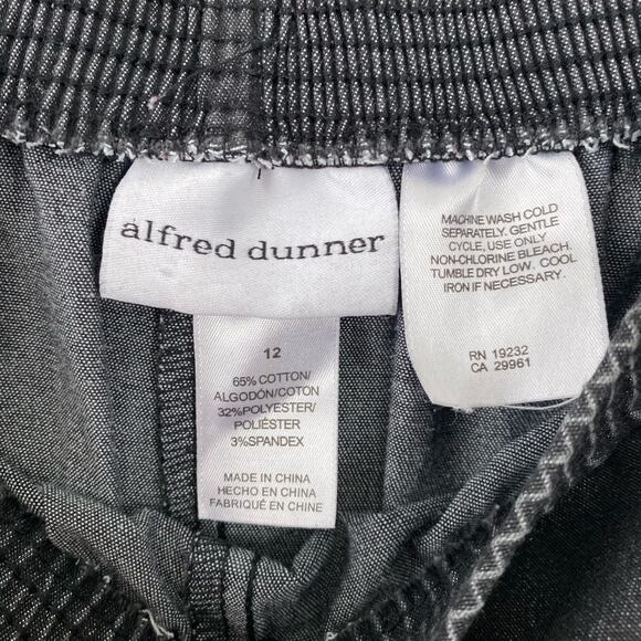 Alfred Dunner Chambray Distressed TikTok Comfy Baggy Cropped Pants - Picture 4 of 4